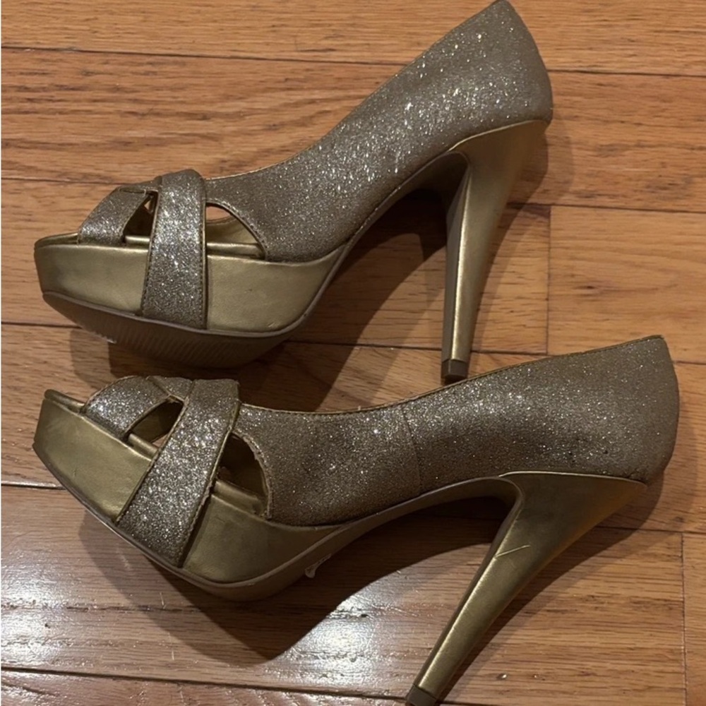 Guess Sparkling Gold Platform Heels